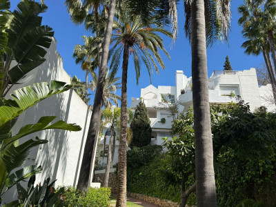 2 Bedroom Middle Floor Apartment in Reserva de Marbella - Image 2