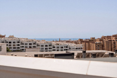 4 Bedroom Penthouse in Estepona - Image 2
