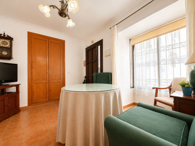 1 Bedroom Ground Floor Apartment in Mijas - Image 4