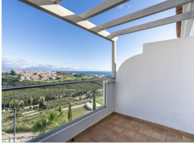 2 Bedroom Penthouse in Manilva - Image 4