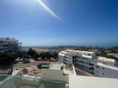 3 Bedroom Top Floor Apartment in Benalmadena - Image 2