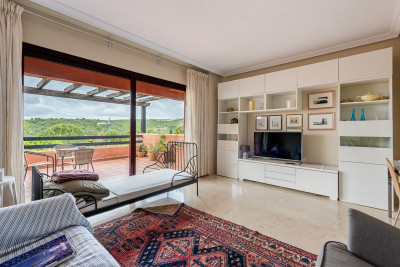 1 Bedroom Middle Floor Apartment in Casares - Image 4