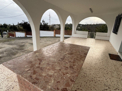 4 Bedroom Detached Villa in Estepona - Image 2
