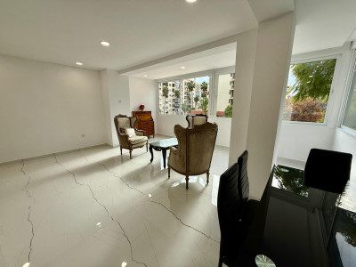 2 Bedroom Middle Floor Apartment in Marbella - Image 1