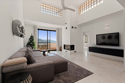 2 Bedroom Penthouse in La Mairena - Image 2