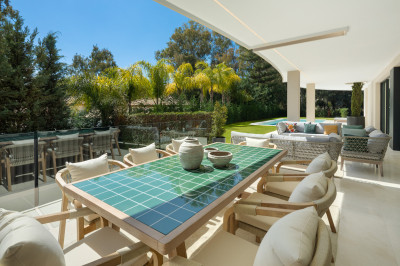 5 Bedroom Detached Villa in Nueva Andalucía - Image 4