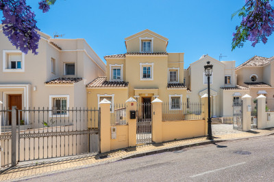 5 Bedroom Detached Villa in Estepona