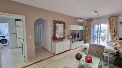 2 Bedroom Middle Floor Apartment in San Luis de Sabinillas - Image 3