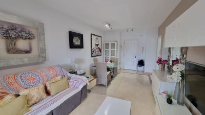 2 Bedroom Middle Floor Apartment in San Luis de Sabinillas - Image 4
