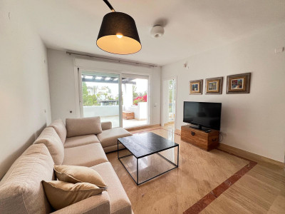 2 Bedroom Middle Floor Apartment in Río Real