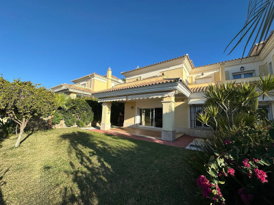 4 Bedroom Townhouse in Marbella - Image 1