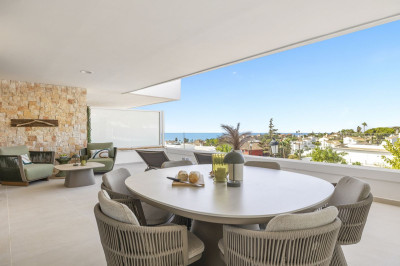 2 Bedroom Ground Floor Apartment in Estepona - Image 1