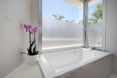 5 Bedroom Detached Villa in Nueva Andalucía - Image 5