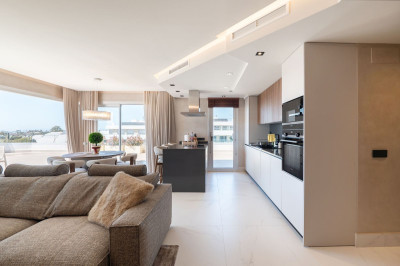3 Bedroom Penthouse in San Pedro de Alcántara - Image 3