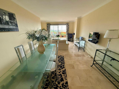2 Bedroom Middle Floor Apartment in Elviria - Image 5