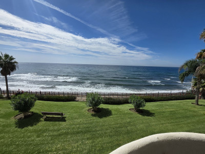 1 Bedroom Middle Floor Apartment in Calahonda - Image 3