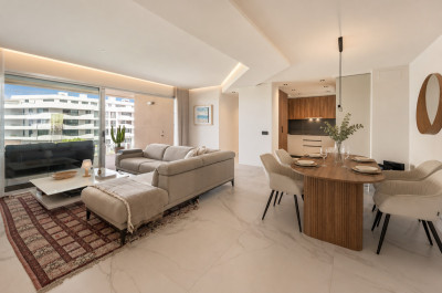 2 Bedroom Middle Floor Apartment in San Pedro de Alcántara - Image 3