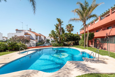 2 Bedroom Middle Floor Apartment in Casares Playa - Image 2