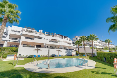 2 Bedroom Middle Floor Apartment in Casares Playa - Image 1