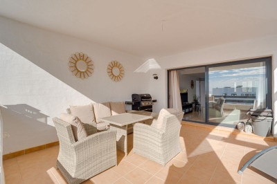 2 Bedroom Middle Floor Apartment in Casares Playa - Image 5
