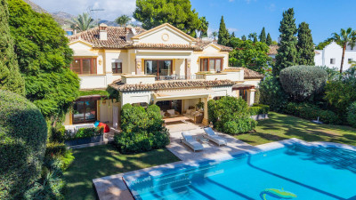 7 Bedroom Detached Villa in Sierra Blanca - Image 4