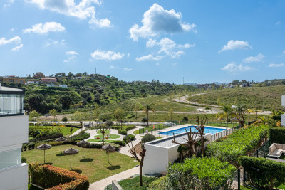2 Bedroom Middle Floor Apartment in La Cala de Mijas - Image 1
