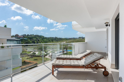 2 Bedroom Middle Floor Apartment in La Cala de Mijas - Image 2