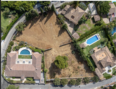 Residential Plot in Nagüeles - Image 1