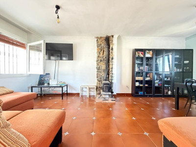 4 Bedroom Semi-Detached House in Manilva - Image 3