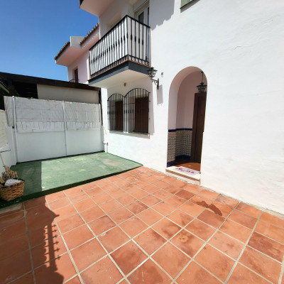 4 Bedroom Semi-Detached House in Manilva - Image 4
