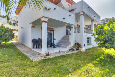 5 Bedroom Detached Villa in Marbella - Image 1