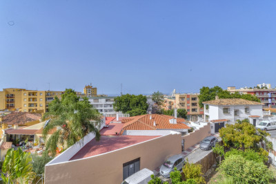 5 Bedroom Detached Villa in Marbella - Image 3