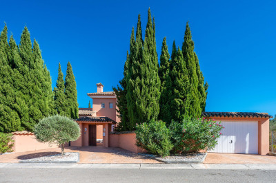 5 Bedroom Detached Villa in Sotogrande Costa - Image 2