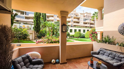 2 Bedroom Ground Floor Apartment in La Duquesa - Image 2