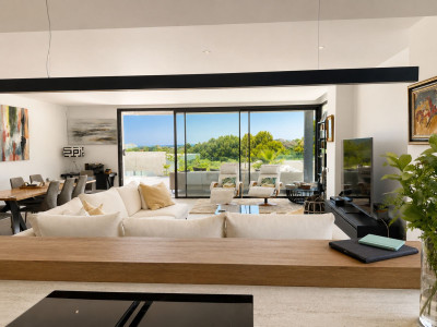 4 Bedroom Ground Floor Apartment in Santa Clara - Image 4