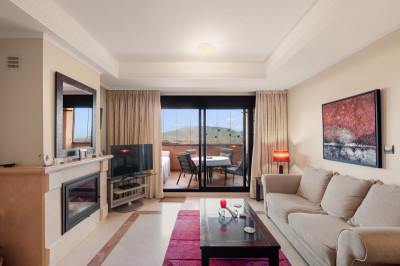 2 Bedroom Middle Floor Apartment in La Mairena - Image 2