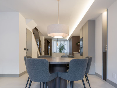 2 Bedroom Ground Floor Apartment in Marbella - Image 3