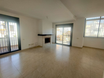 4 Bedroom Semi-Detached House in Cancelada - Image 2