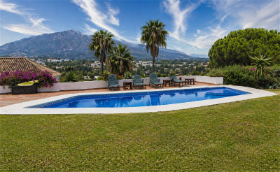 5 Bedroom Detached Villa in Nueva Andalucía - Image 5