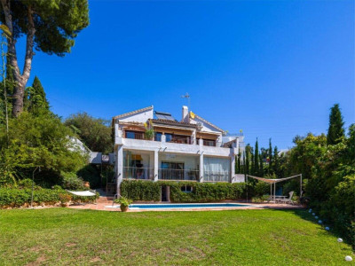 4 Bedroom Detached Villa in El Rosario - Image 1