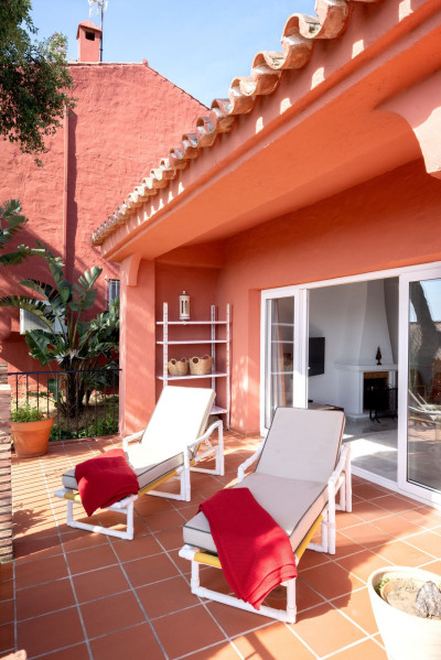 4 Bedroom Detached Villa in Elviria - Image 5