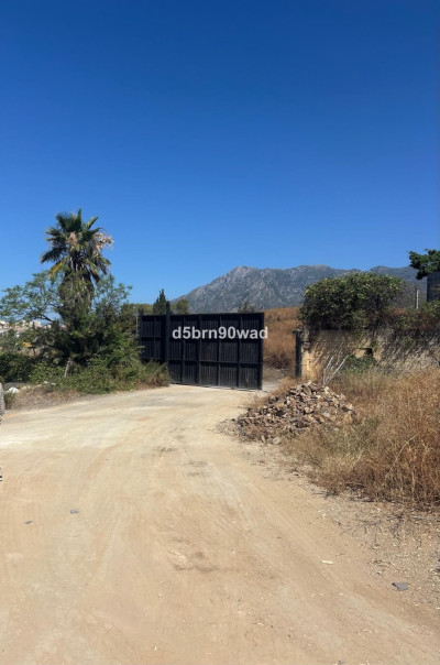 Commercial Plot in Marbella - Image 1
