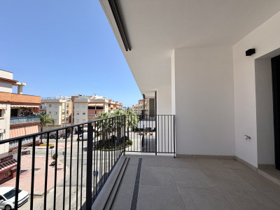 2 Bedroom Middle Floor Apartment in Estepona - Image 3