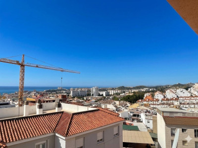 2 Bedroom Middle Floor Apartment in Benalmadena - Image 2