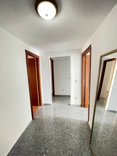2 Bedroom Middle Floor Apartment in Benalmadena - Image 3