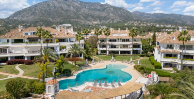 3 Bedroom Middle Floor Apartment in The Golden Mile