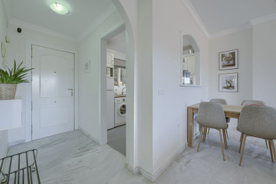2 Bedroom Ground Floor Apartment in Calahonda - Image 3