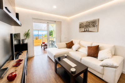 3 Bedroom Ground Floor Apartment in La Duquesa - Image 2