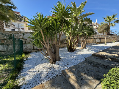 2 Bedroom Middle Floor Apartment in La Duquesa