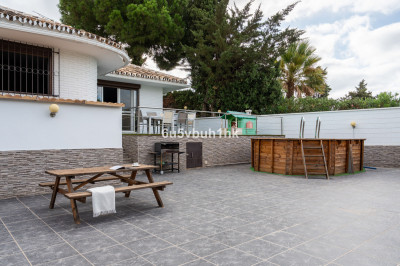 4 Bedroom Detached Villa in Benalmadena - Image 2